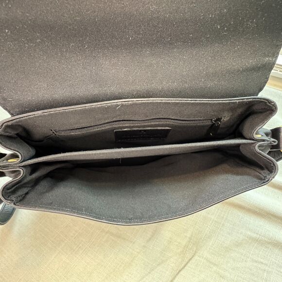 Etienne Aigner Navy Blue Leather Shoulder Bag – Gold Hardware – Adjustable Strap - Picture 8 of 13